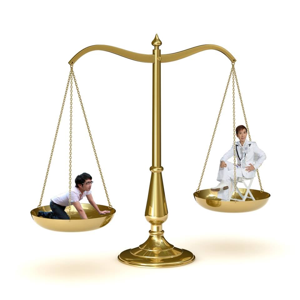 kẻ tám lạng người nửa cân